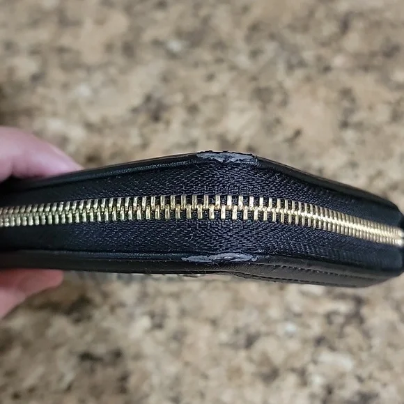 Moschino Love Graphic Black Long Wallet - Picture 7 of 17